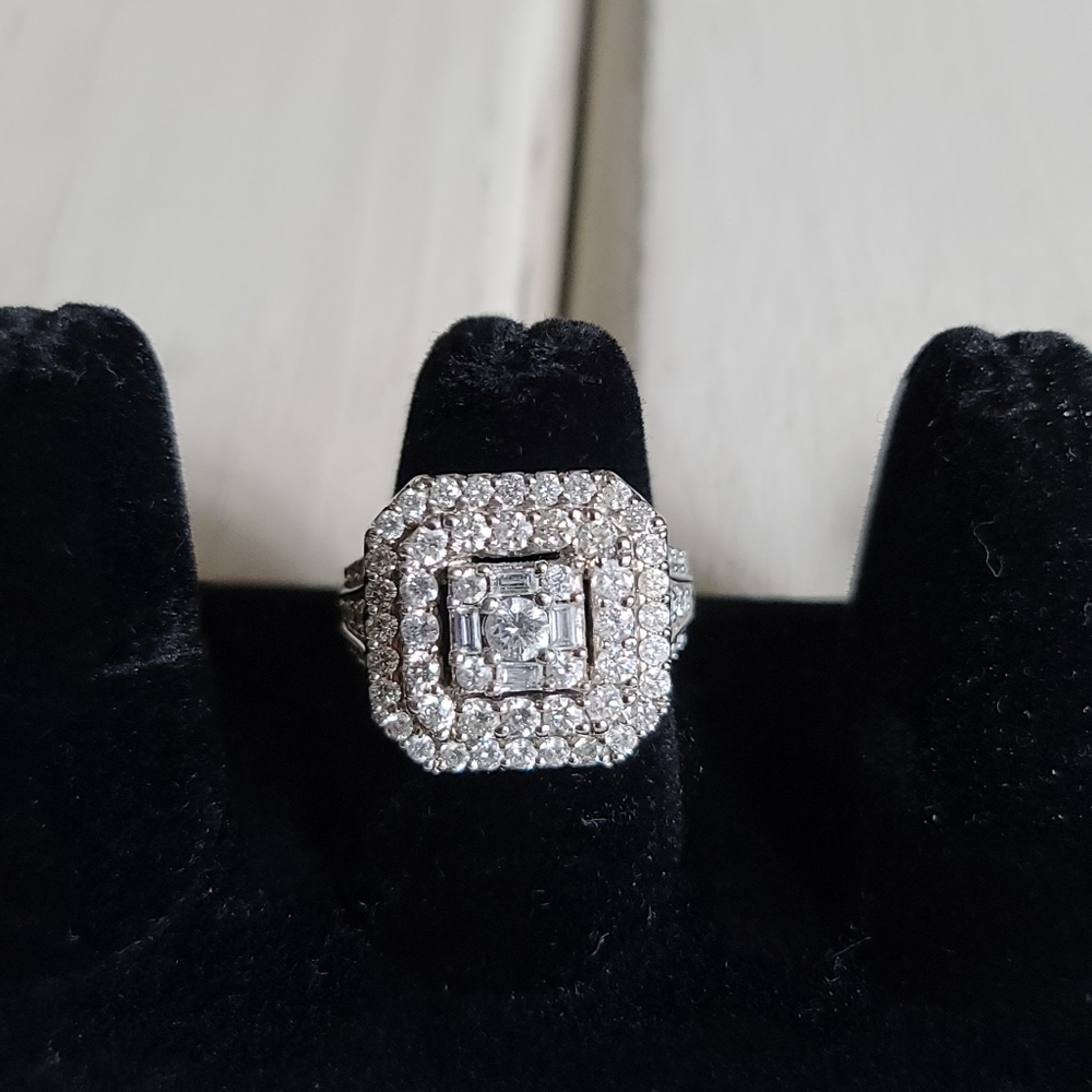 2CT White Gold Diamond Ring